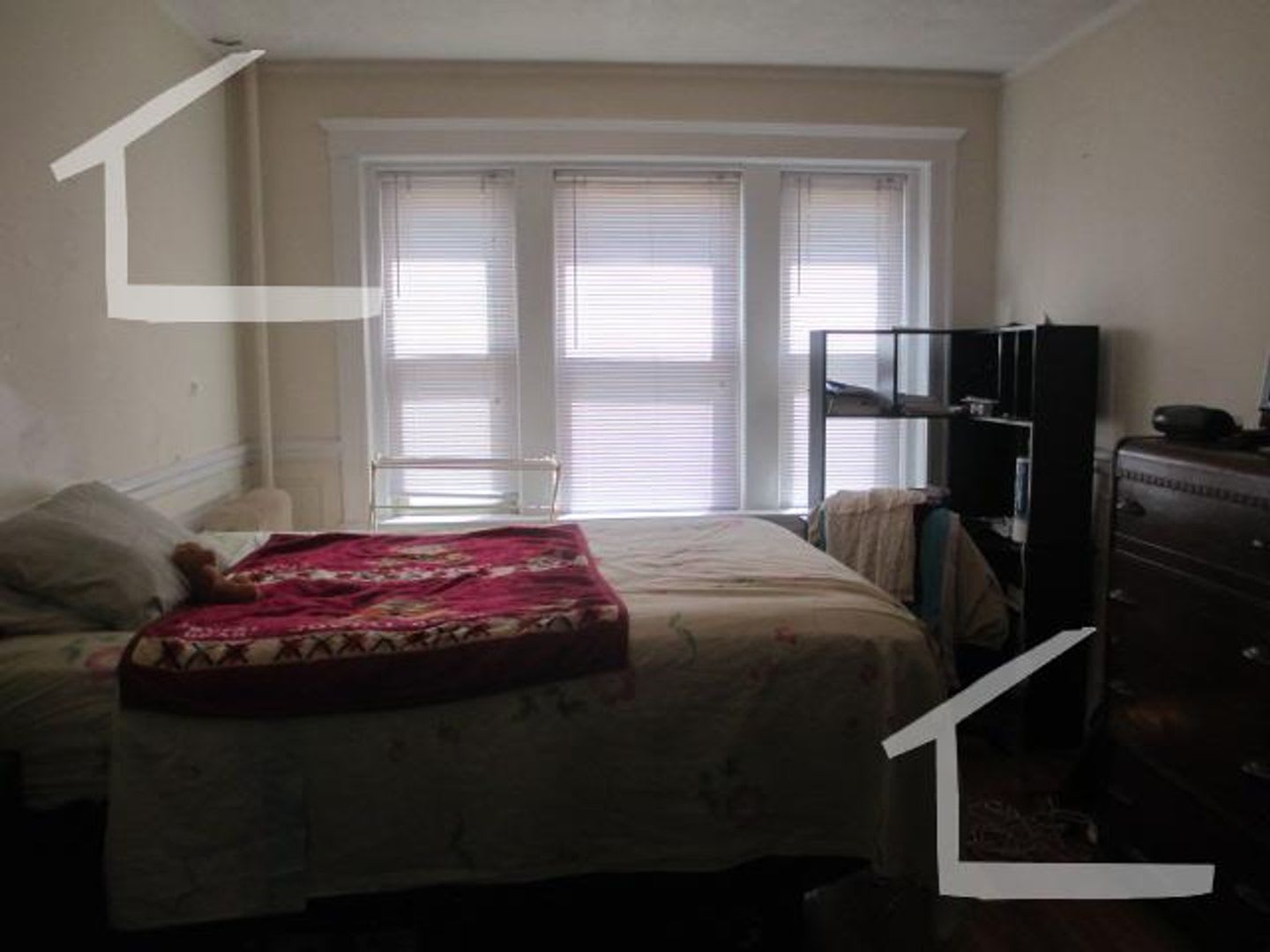 Large 2 bed located near the Green Line in Allston. – photo 2