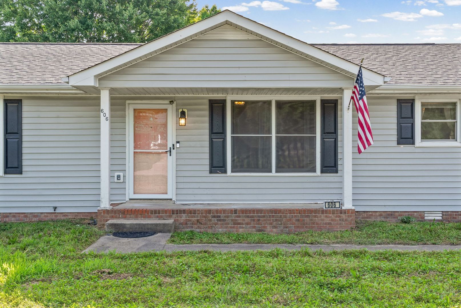 Spacious Home with Large Fenced Yard & Storage Shed – photo 2