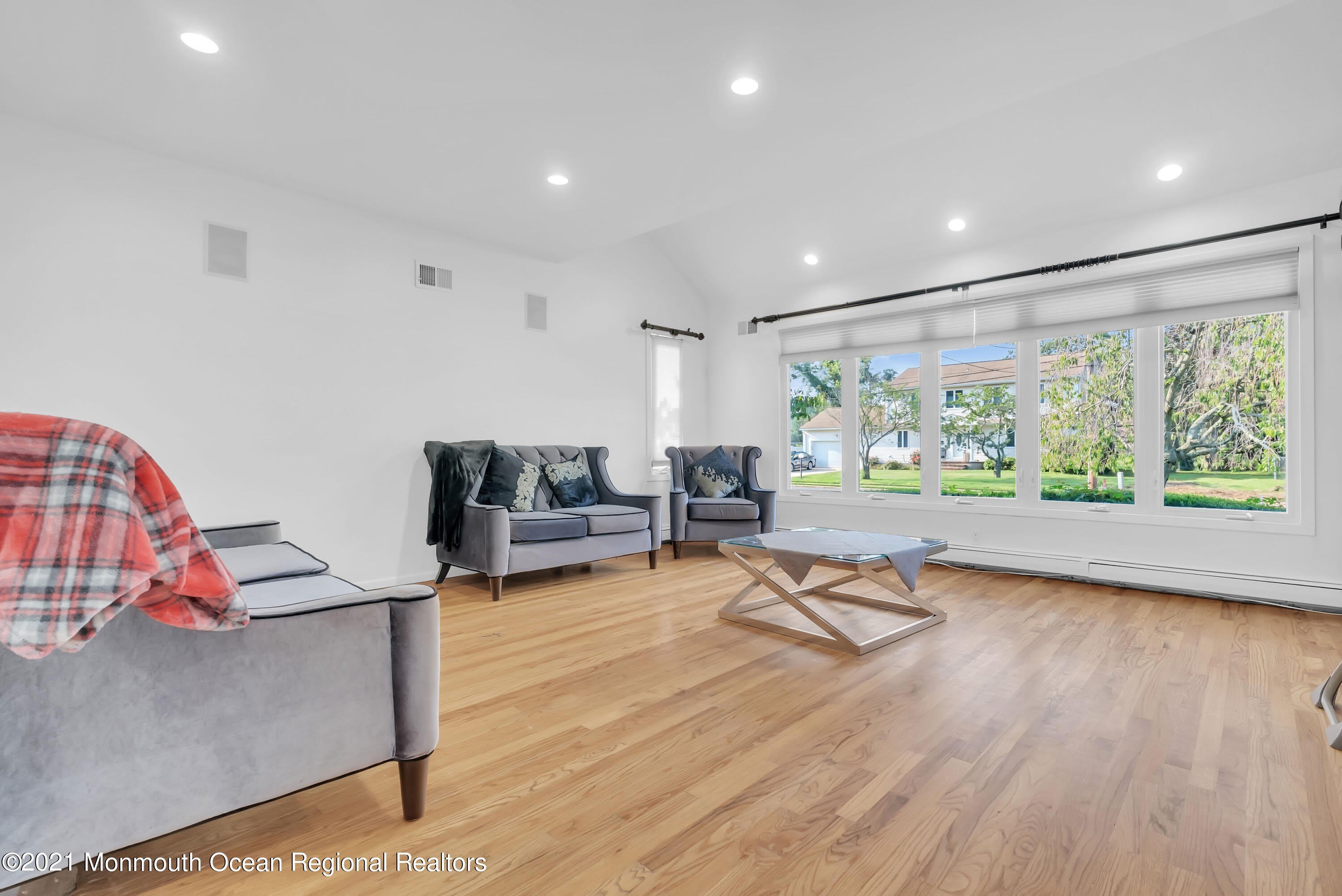 45 Roslyn Court – photo 2