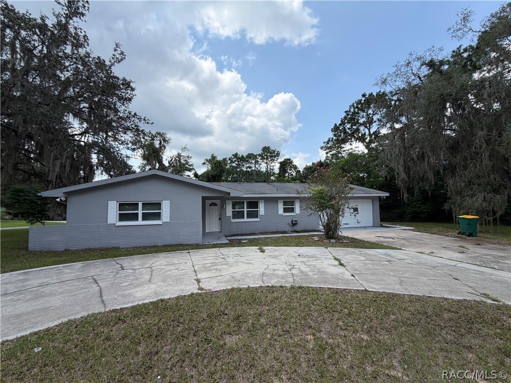 1405 Eden Drive – photo 1