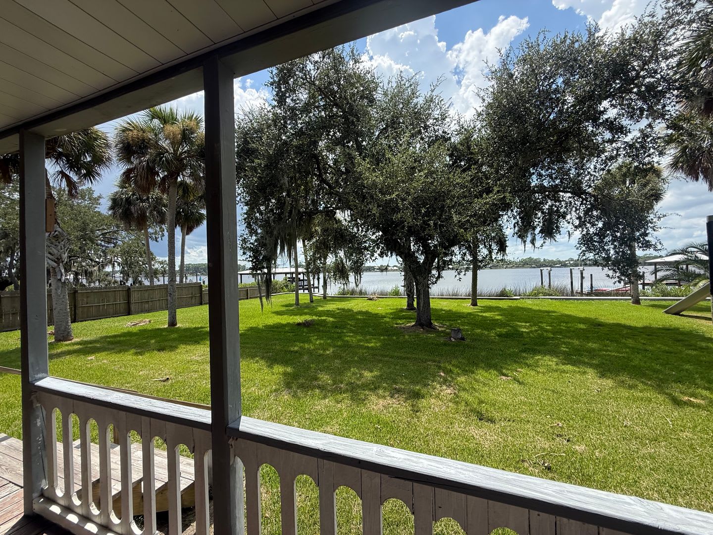 Attractive 3 Bedroom 2 Bath Home With River View – photo 2