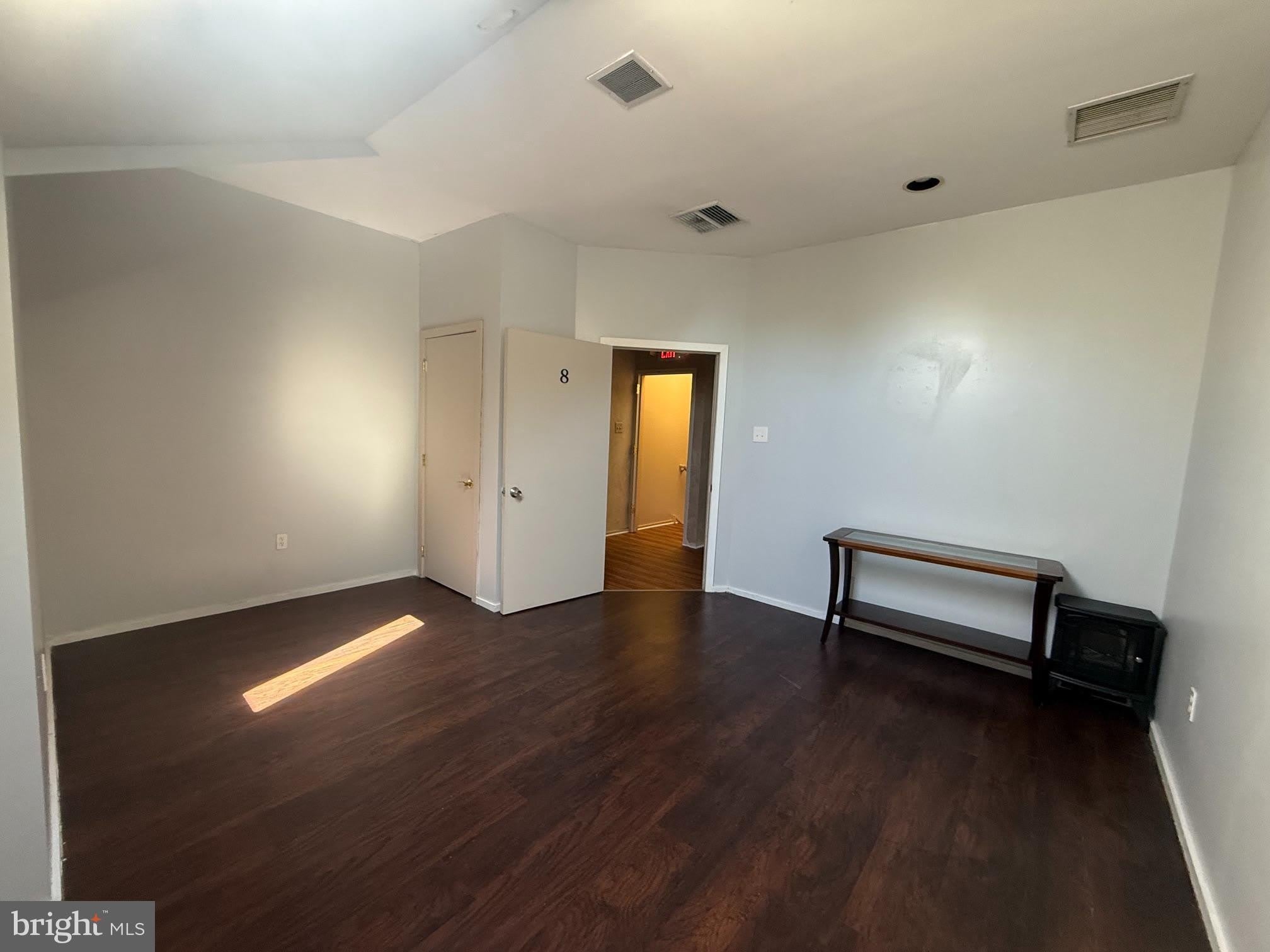 2581 E CHESTNUT Avenue – photo 4