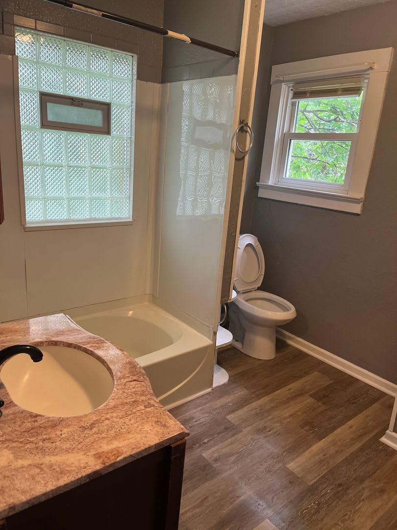 3bd Single Cash Pay/Section 8 – photo 2