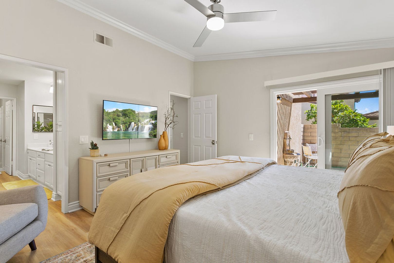Beautiful Furnished Home in Seaside Villas Near Doheny Beach! – photo 4