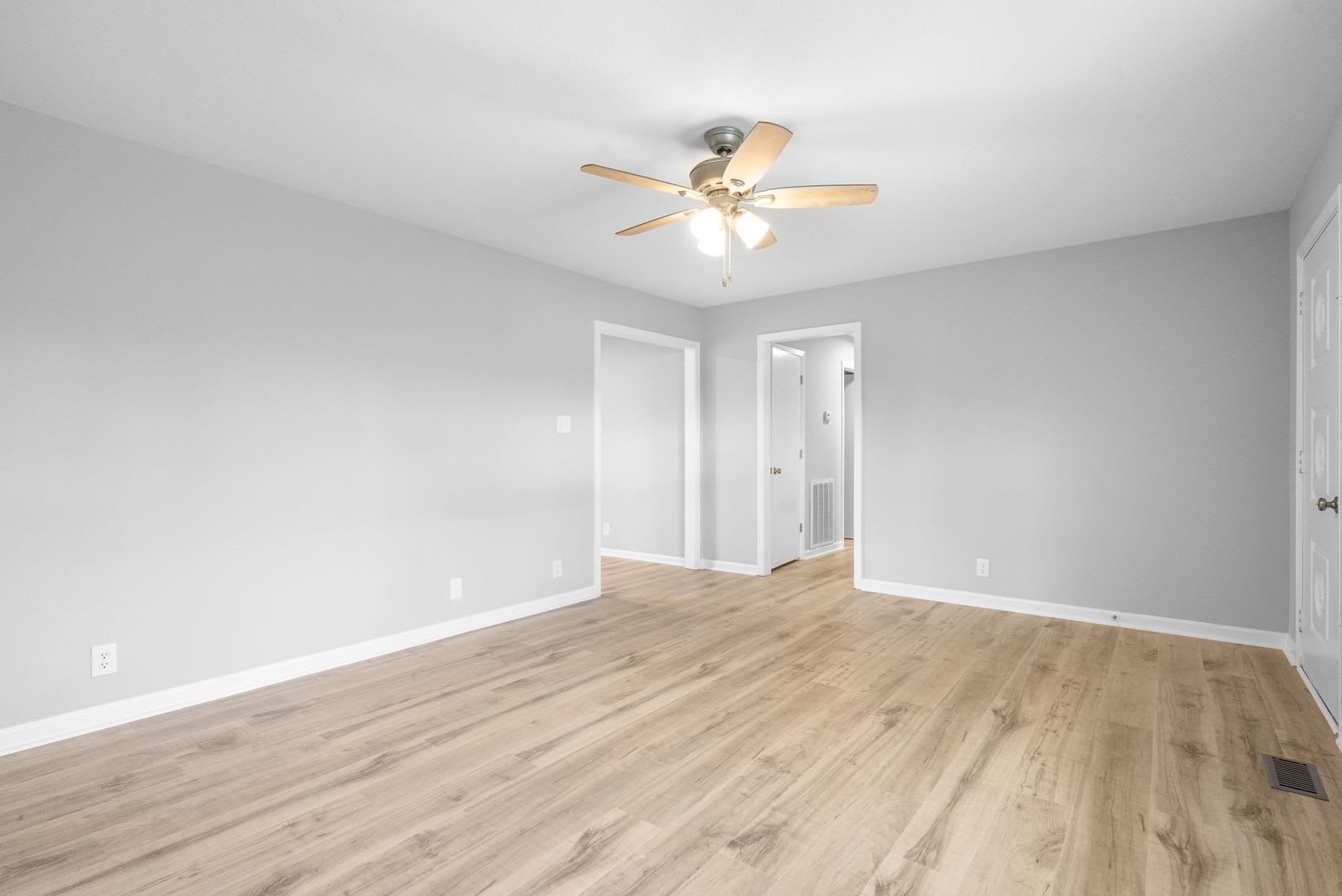 Renovated 3 Bedroom Pet Friendly Home For Rent! – photo 5