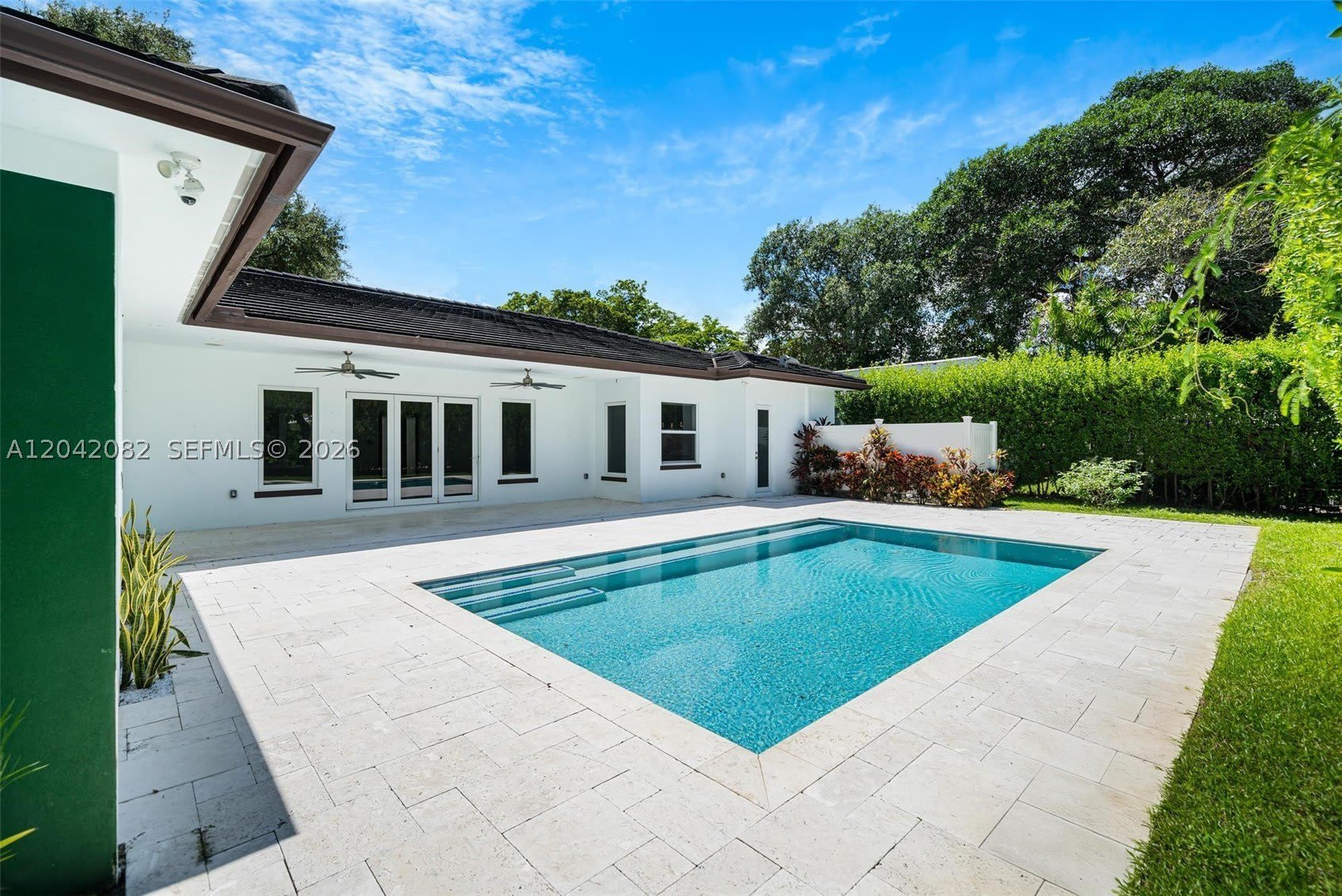 511 Madeira Ave – photo 3