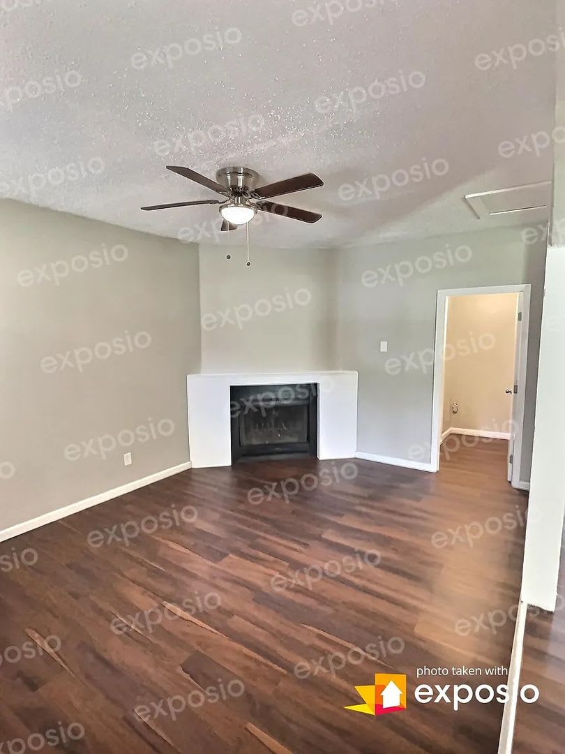 Room in 3 Bedroom Home at Jeb Stuart Dr – photo 5