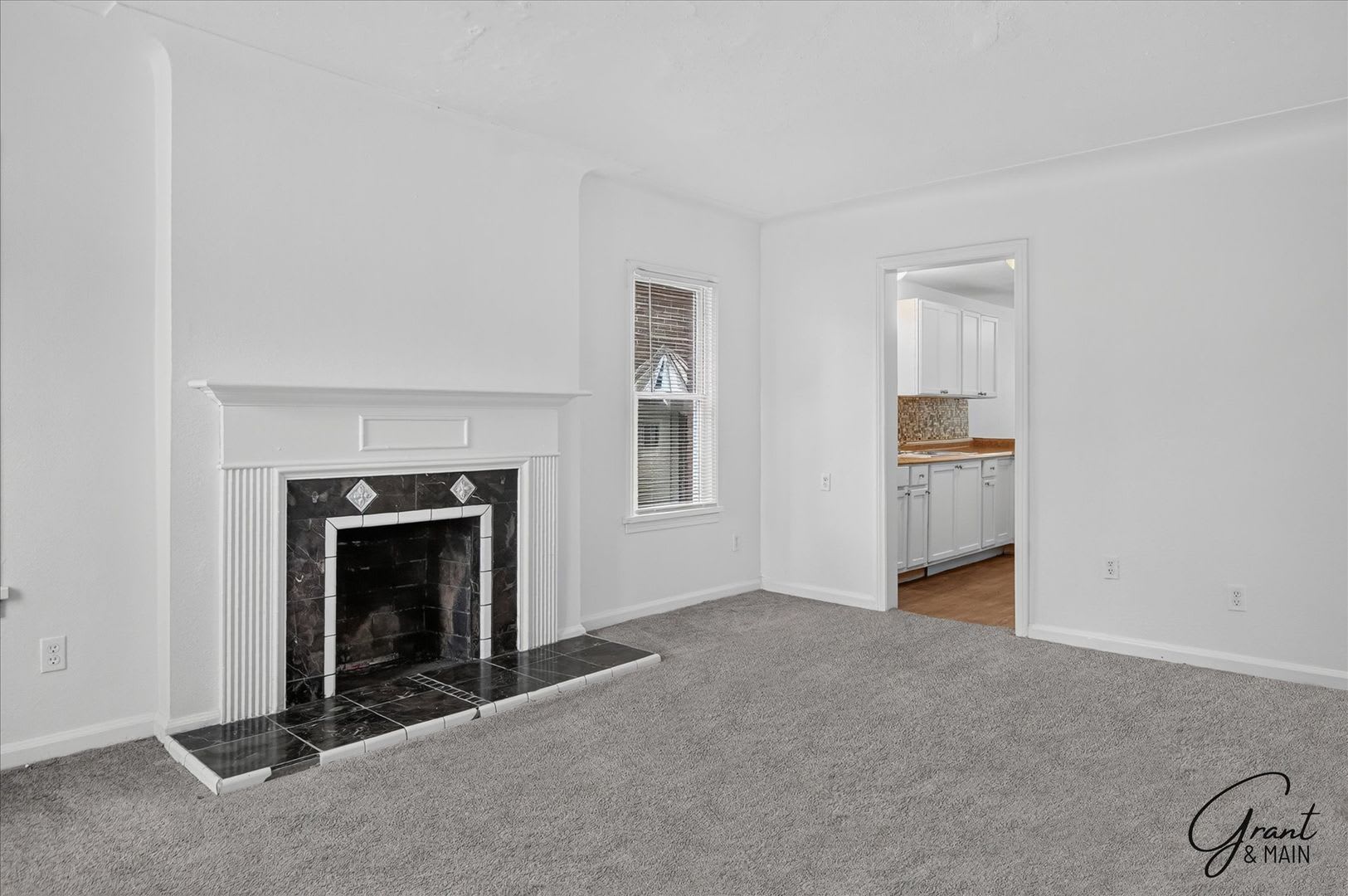 3 bedroom 1.5 bathroom bungalow – photo 4