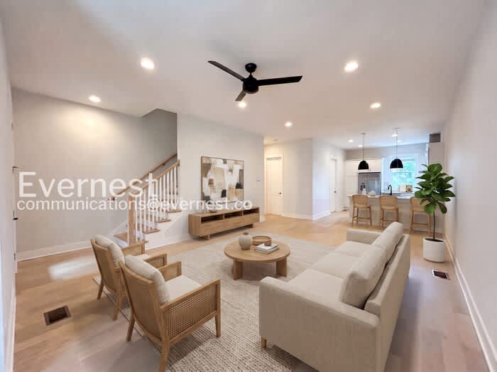 1011 44Th Avenue North – photo 2