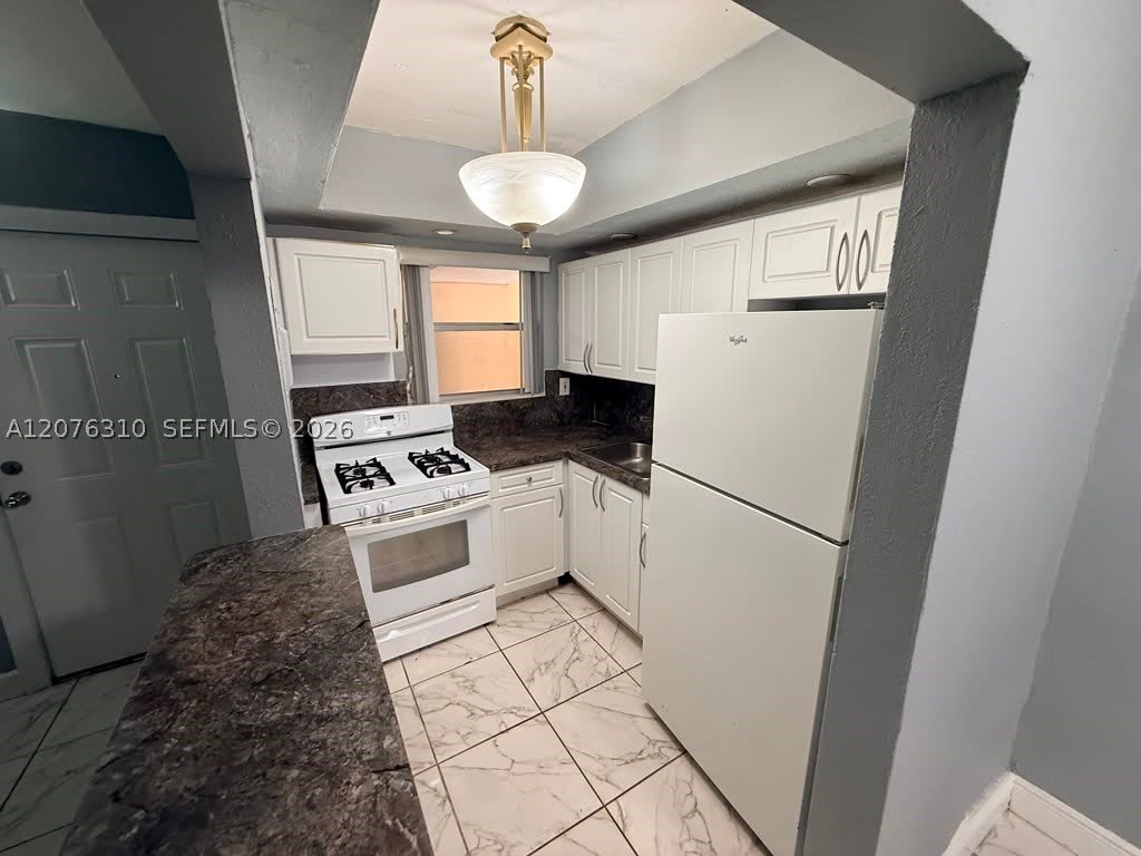 350 E 21st St – photo 3