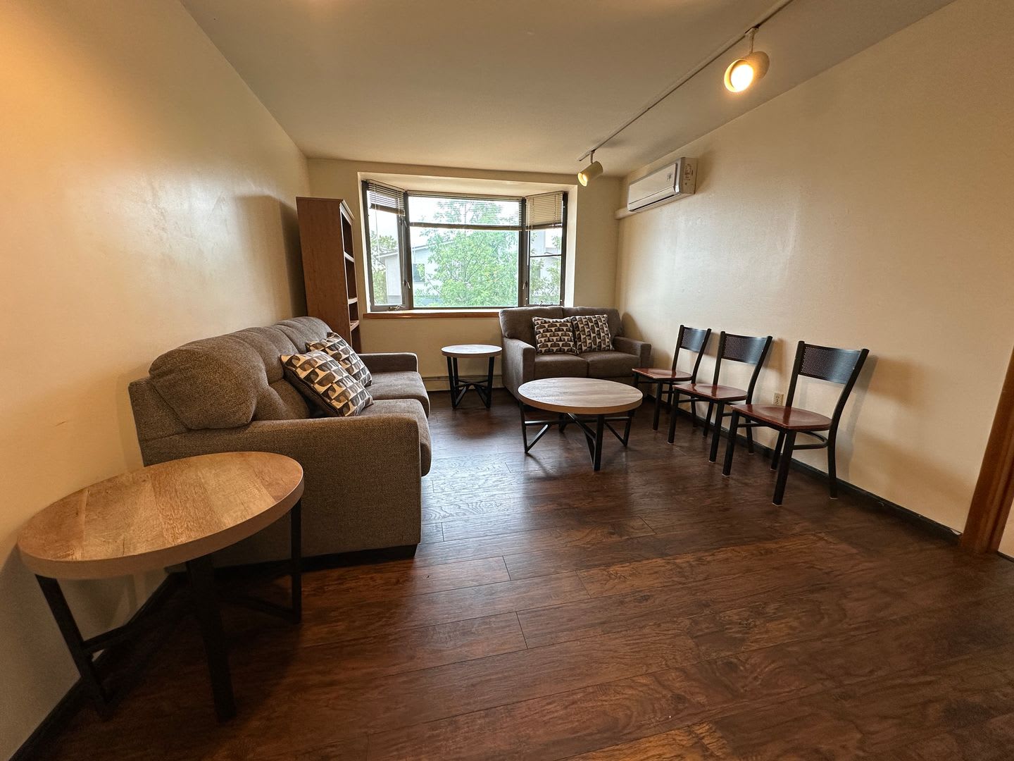 211 Linden Ave – photo 2