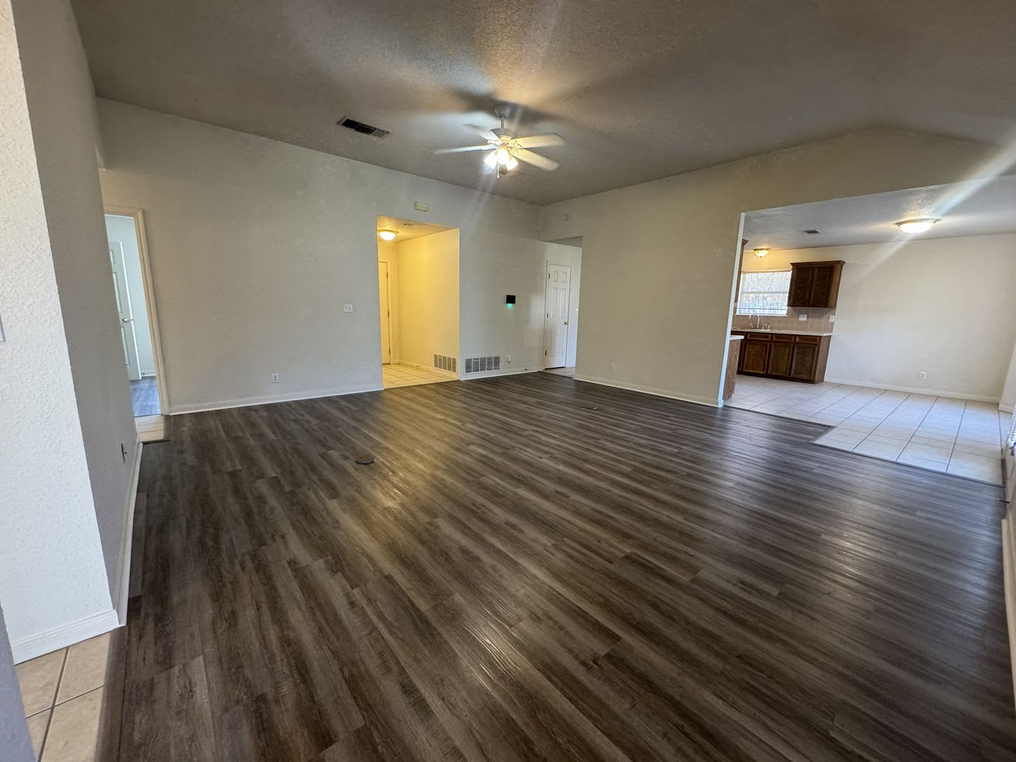 Newly Remodeled 4 BR 2 Bath Next to Harker Heights Community Park! – photo 3