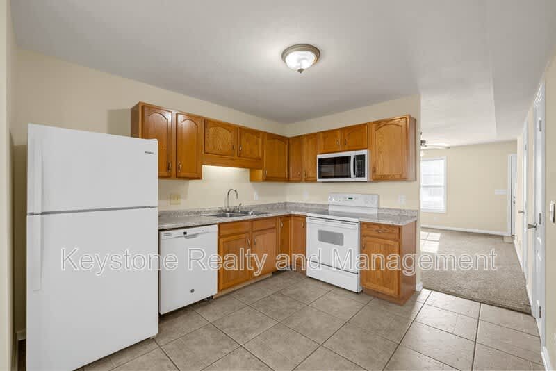 2332 Raleigh Court – photo 5