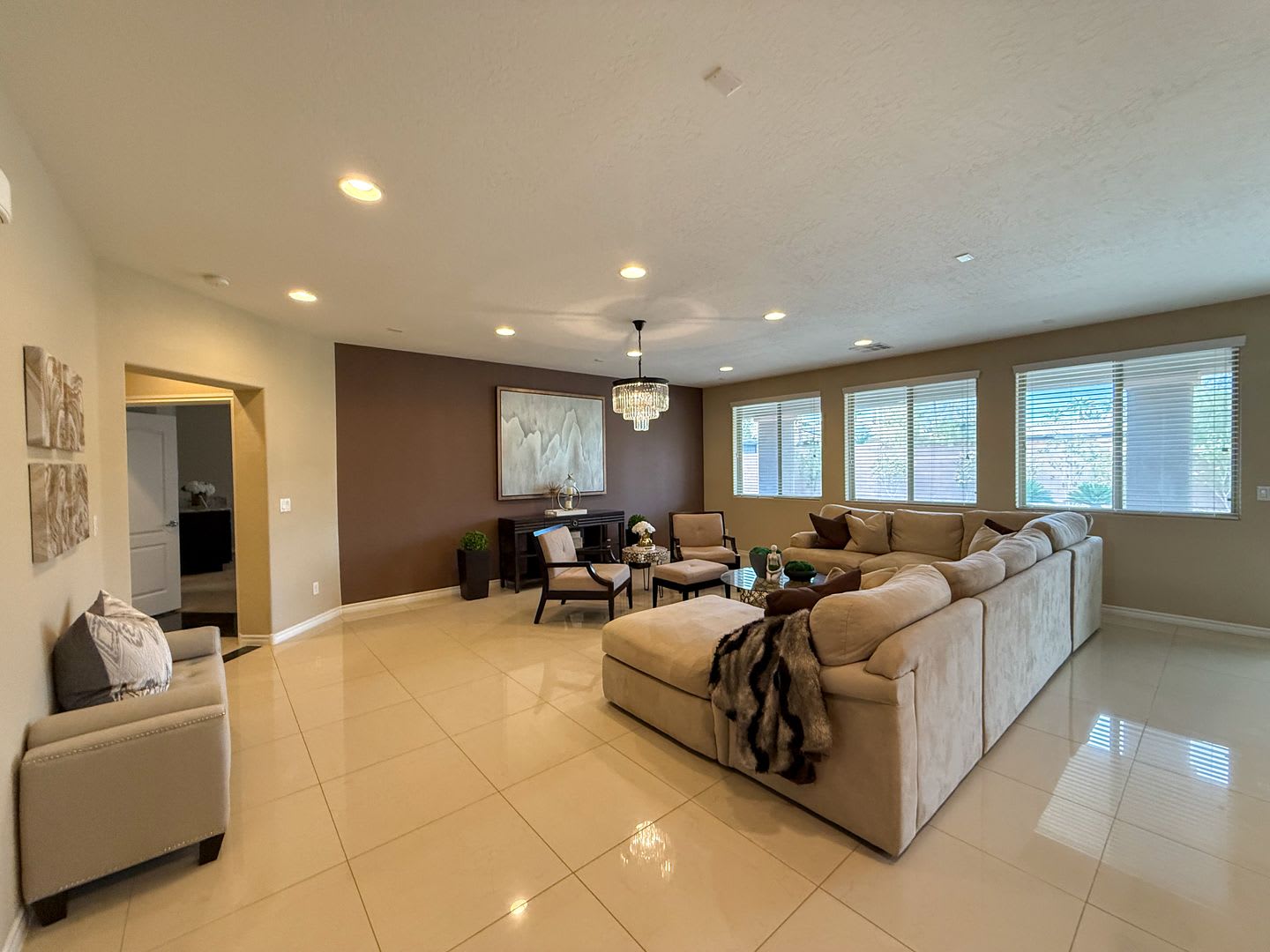 Luxury 6/BD 4.5/BA Large Furnished Home with Dual Primary Suites in Gated Community – photo 5