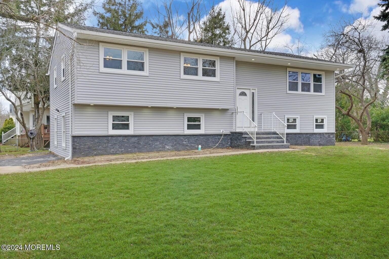 280 Oakley Avenue – photo 1