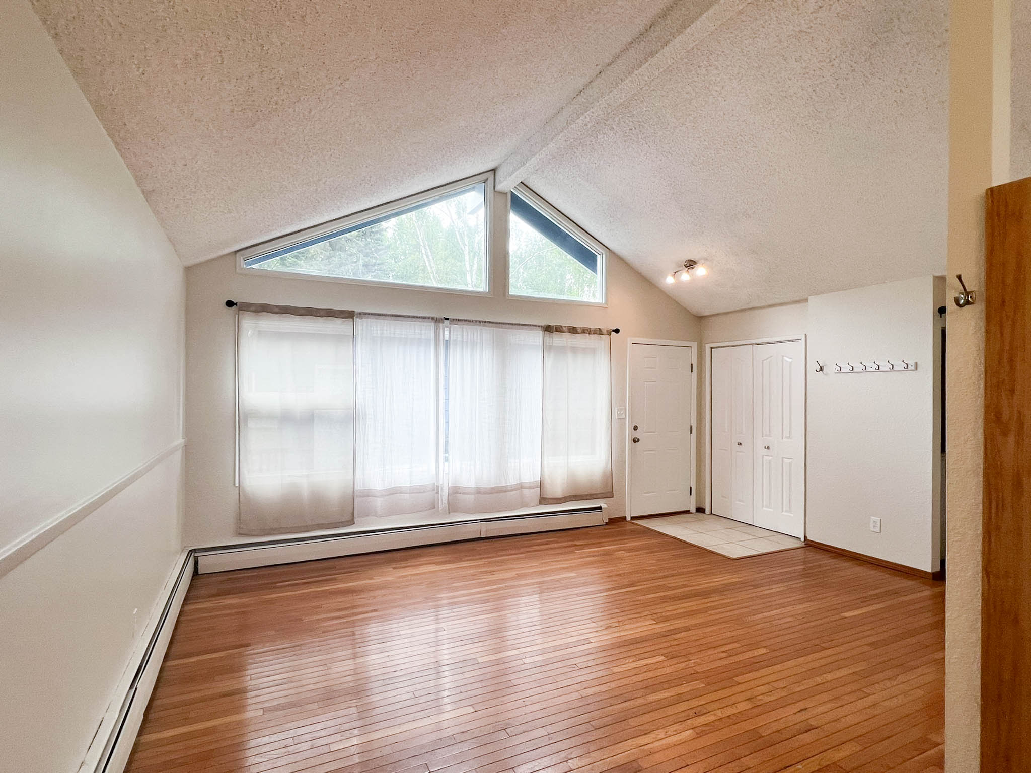 1235 Crescent Drive – photo 2