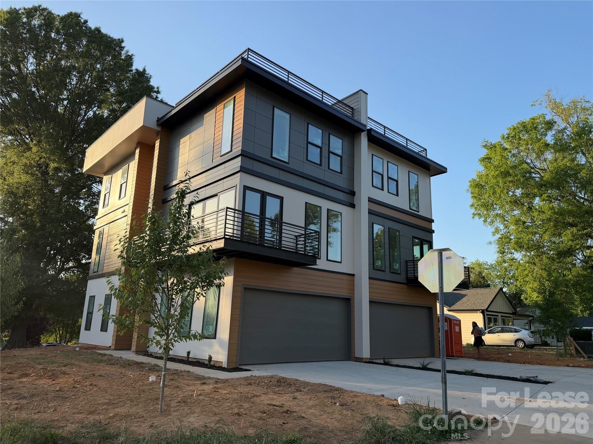 212 Smallwood Street S – photo 1