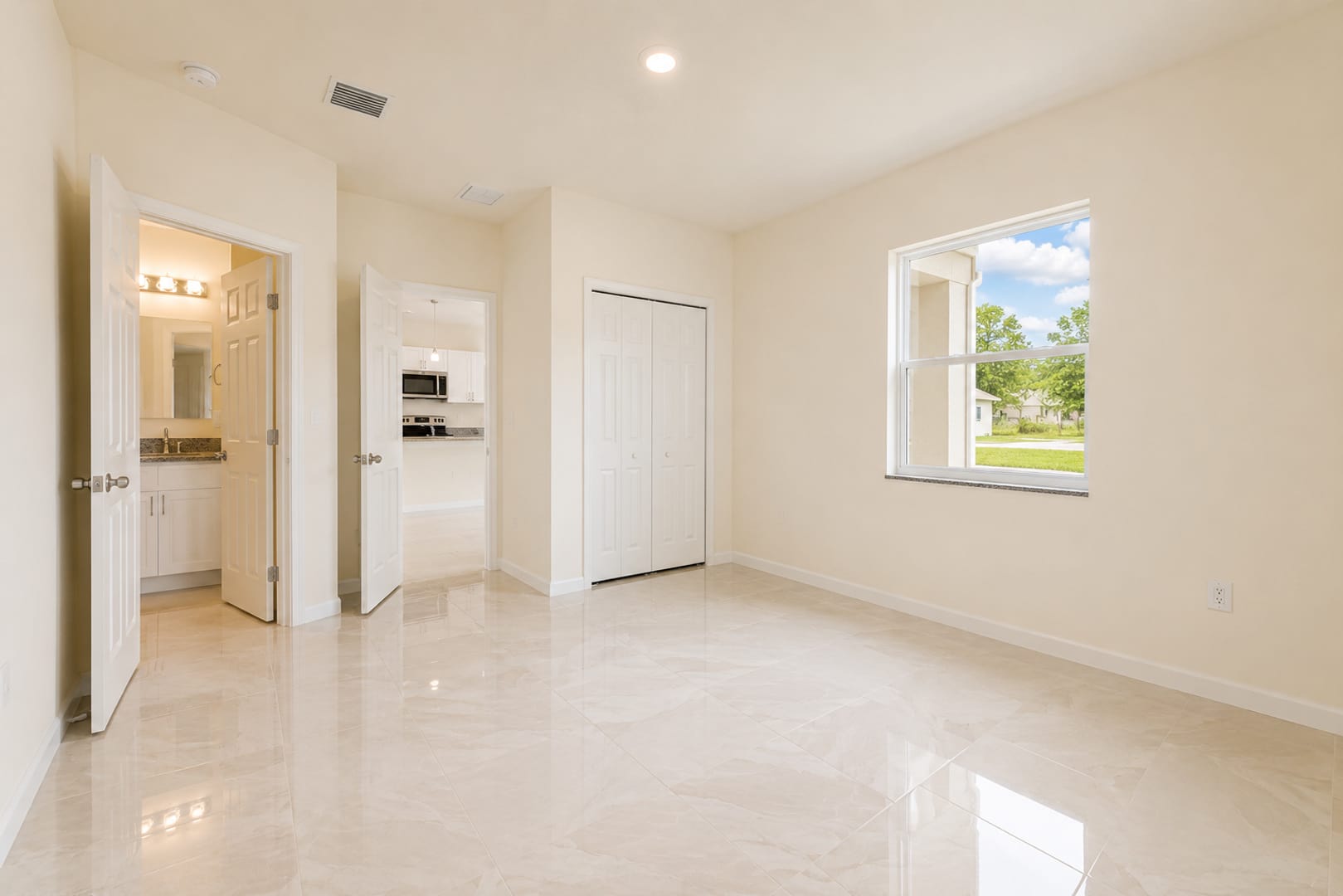 5317 30TH ST SW – photo 2