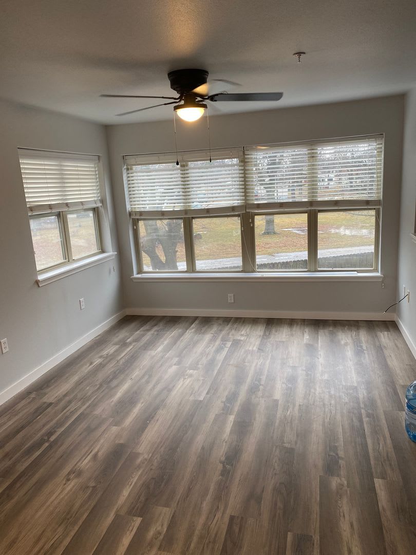 3 Bedrooms 2 5 Bathrooms Townhouse Near University Of Arkansas 1X Car Garage All Appliances Provided – photo 3