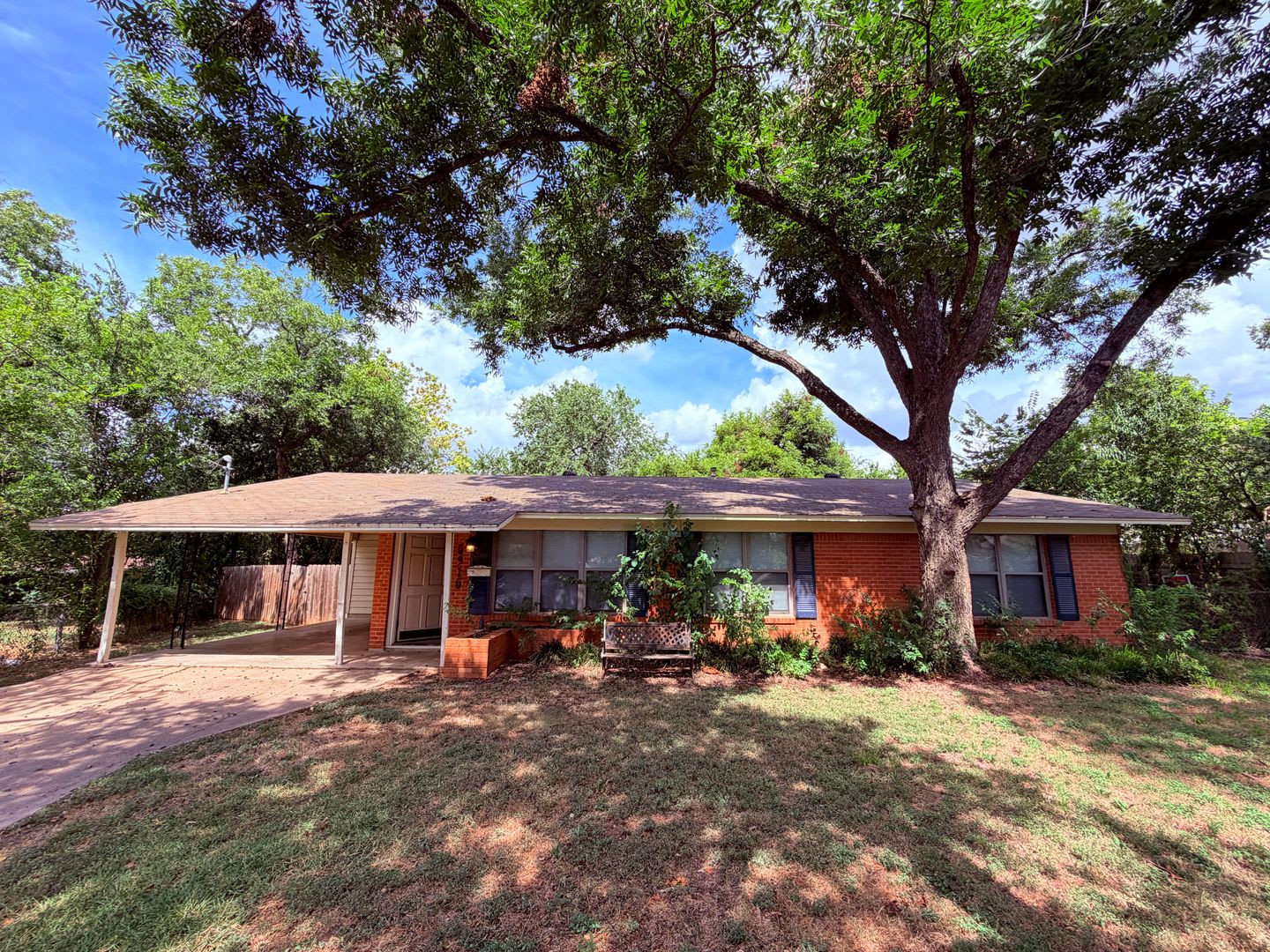 COZY 3 BEDROOM – photo 1