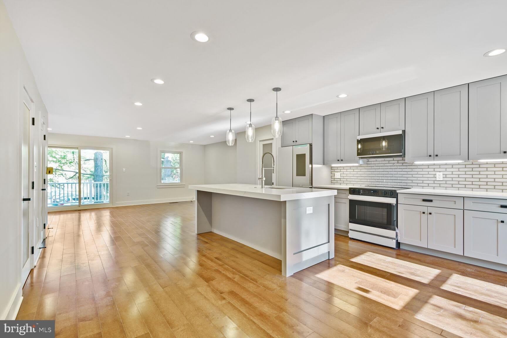 10222 ARIZONA Circle – photo 4