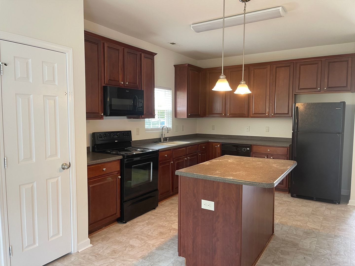 Spacious 4 Bedroom Home with Two-Car Garage in Swann's Mill Community – photo 3