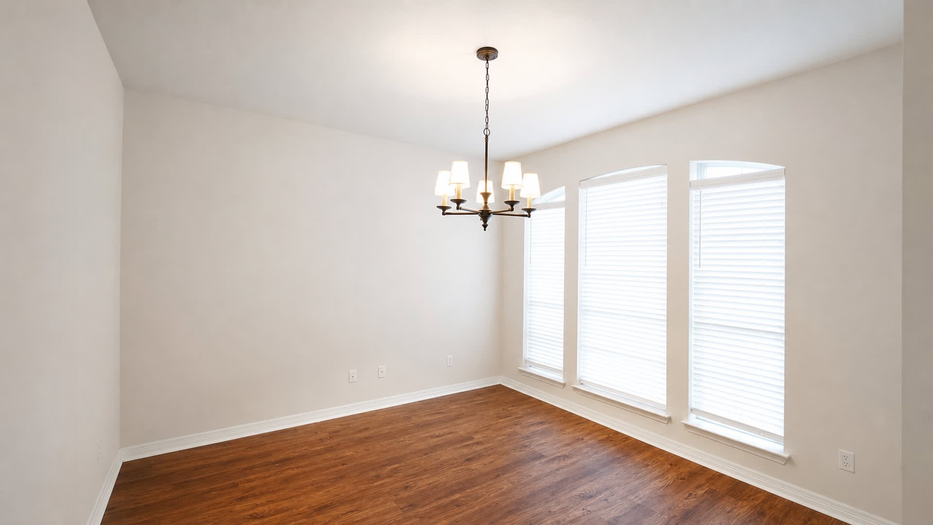 FOR LEASE! Stunning 3 Bedroom, 2 Bathroom, 2 Car Garage Home Located In Country Brook Park Estates – photo 3