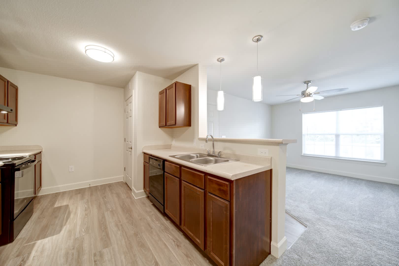Granite Pointe – photo 3