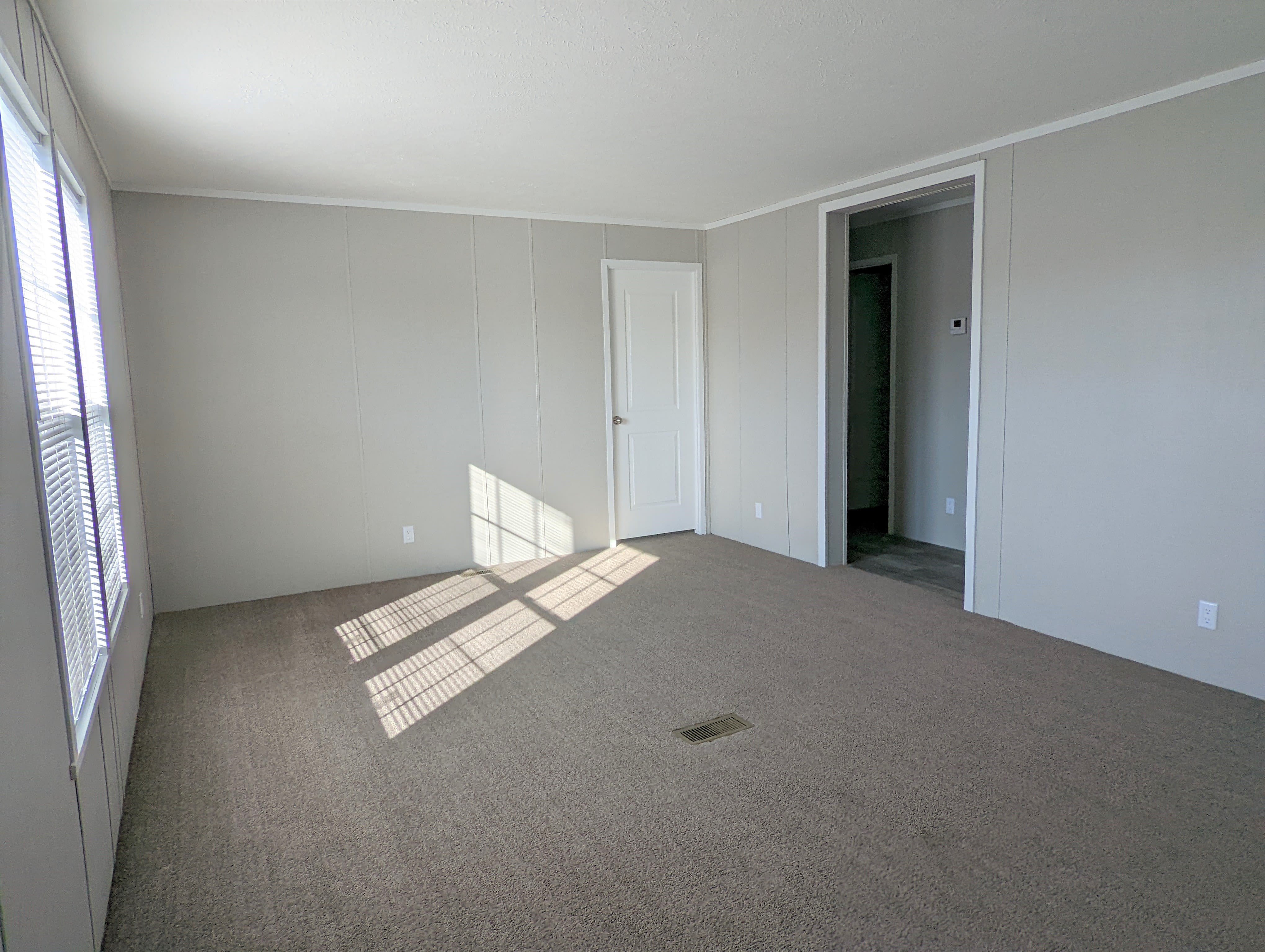 557 Delaware – photo 5