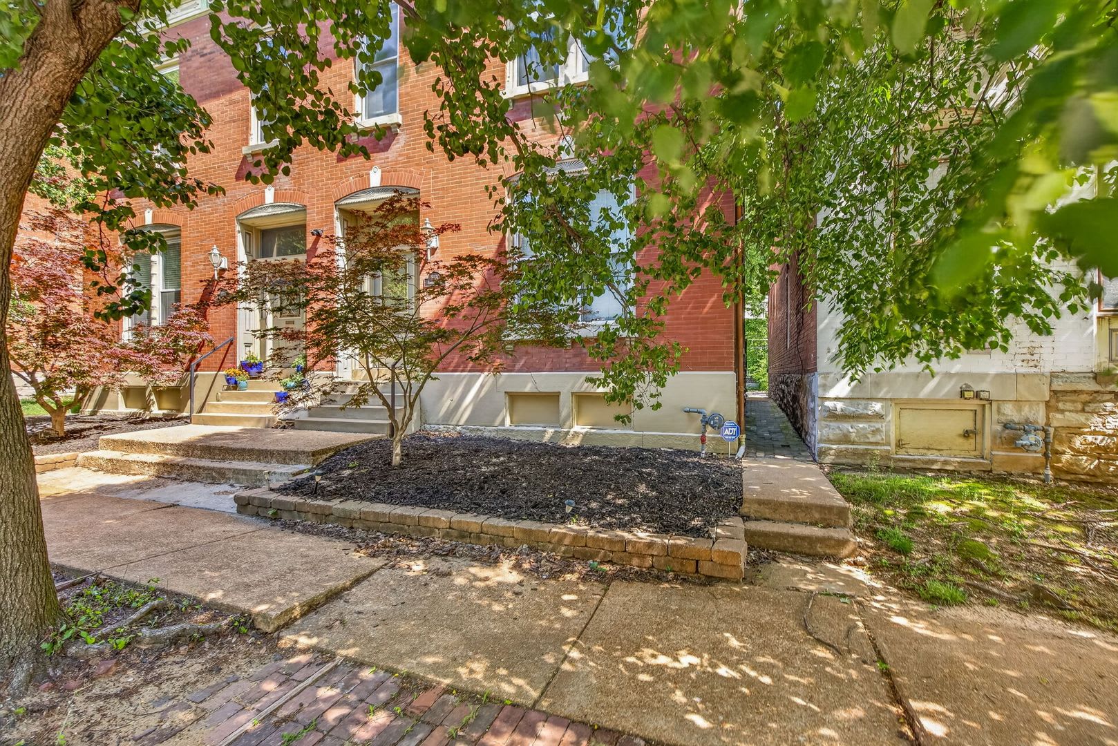 Fully Furnished 1-Bedroom in Benton Park – photo 1
