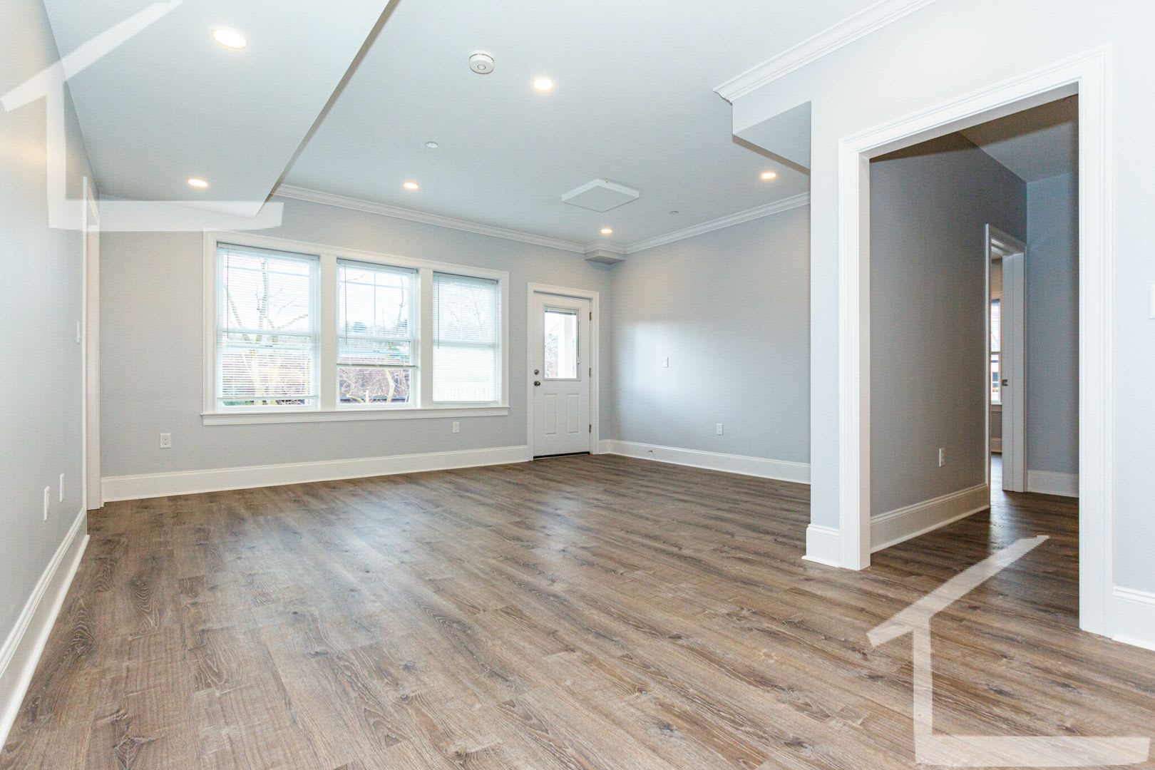 Charming 4 Bedroom Duplex-No Broker Fee – photo 4