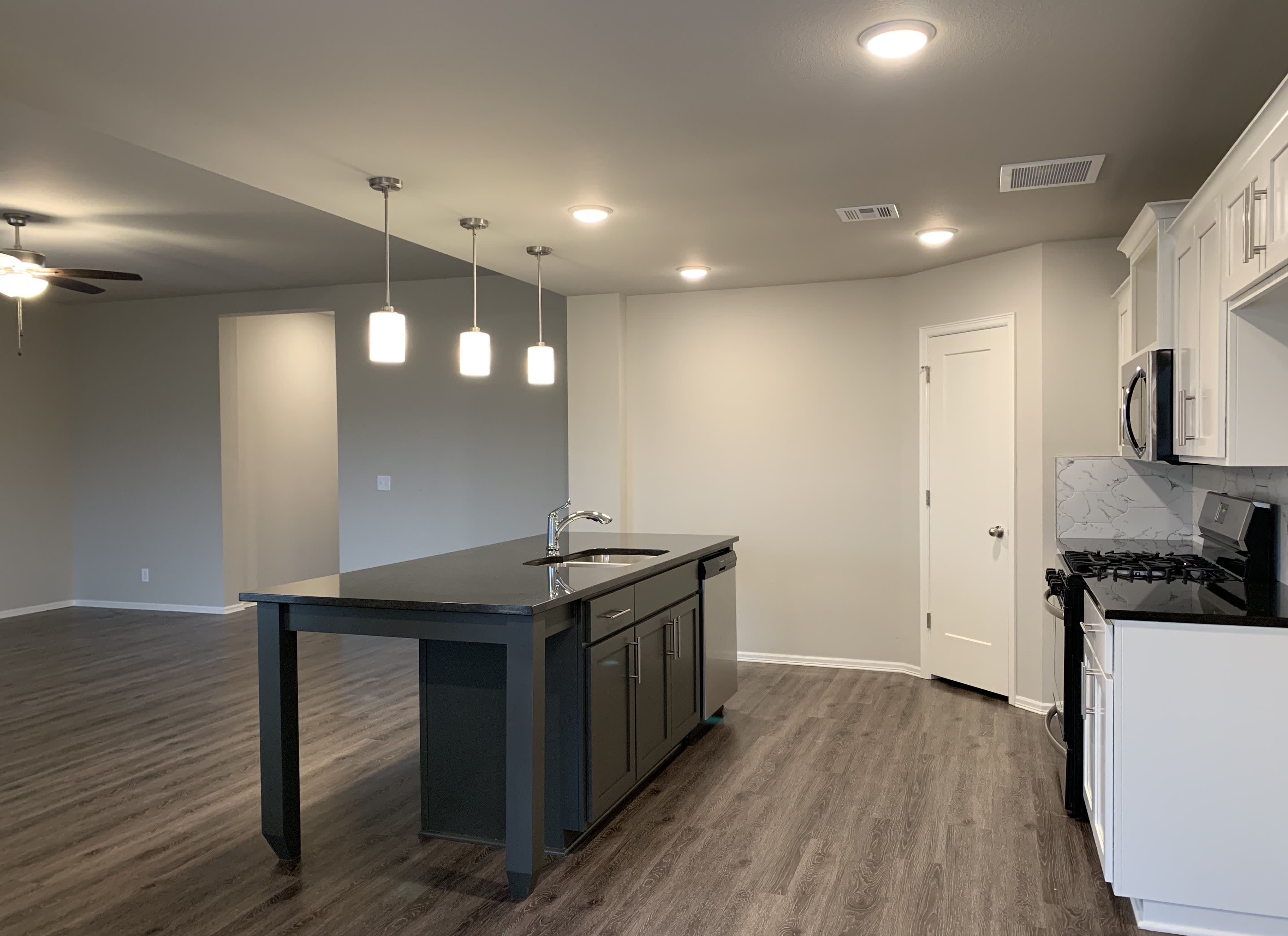 7321 S Kalanchoe Ave – photo 5