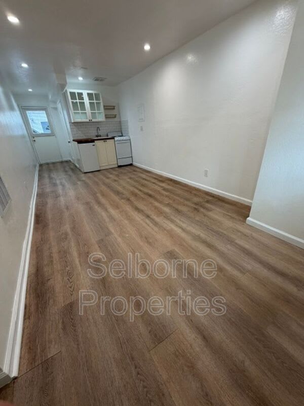 4325B Essex Street – photo 4