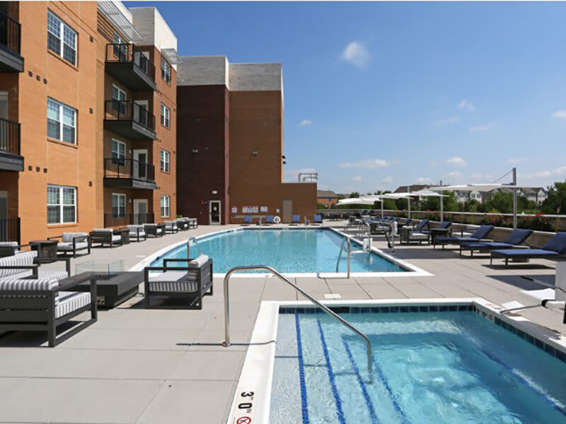 500 Station Blvd – photo 2