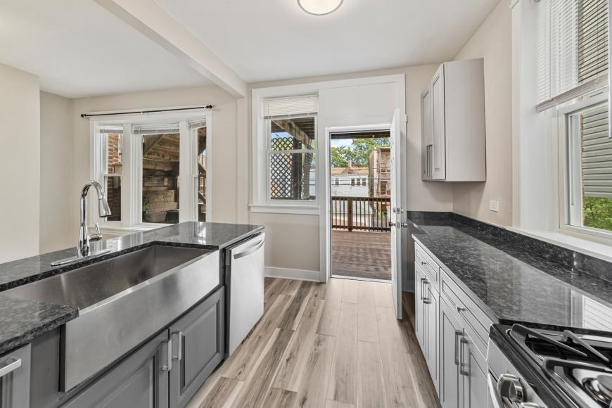 2630 W Division Street – photo 4