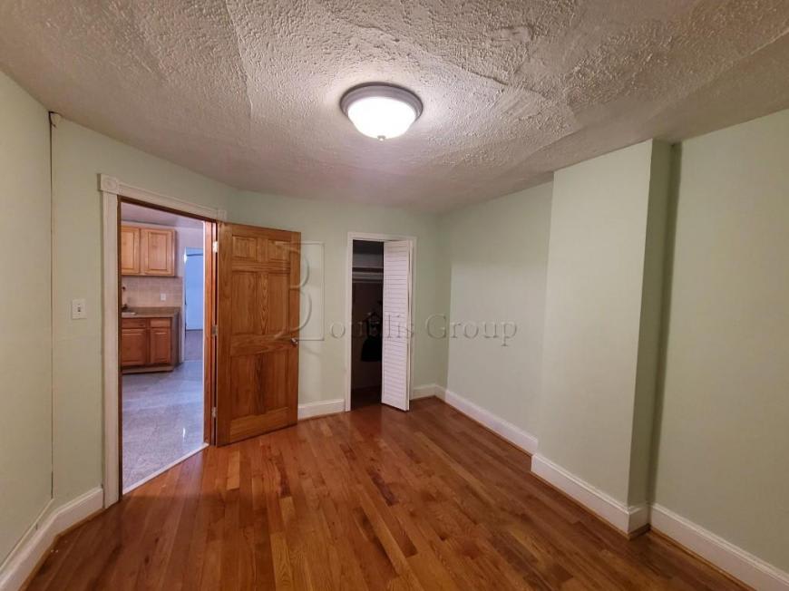 23-14 21st Avenue – photo 4