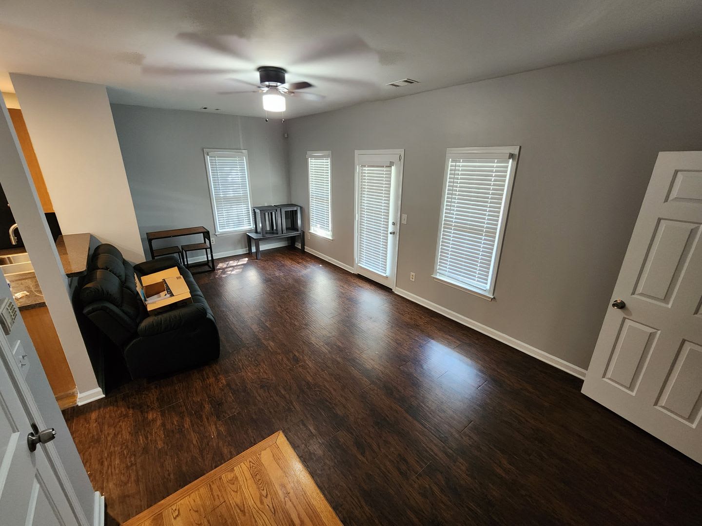 Room in 3 Bedroom Home at 901 Hall St – photo 4