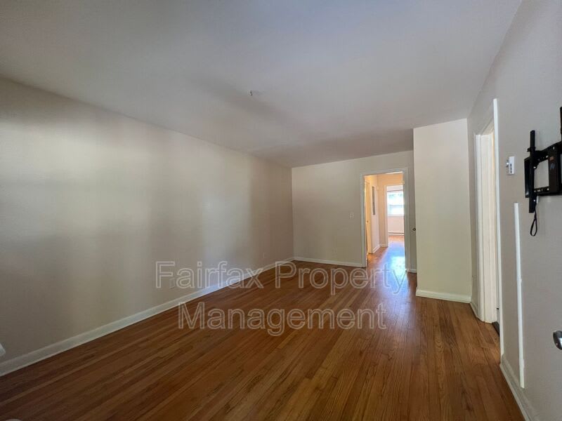 1937 Morehead Avenue – photo 4