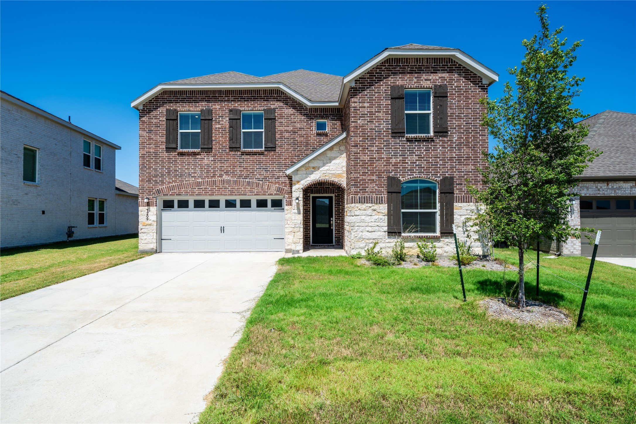 1209 Misty Brook Drive – photo 1