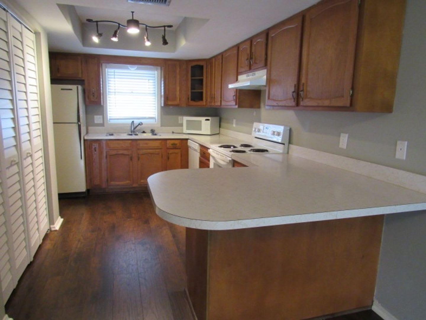 2 Bedroom 2 Bath Condo in Forest Village – photo 2
