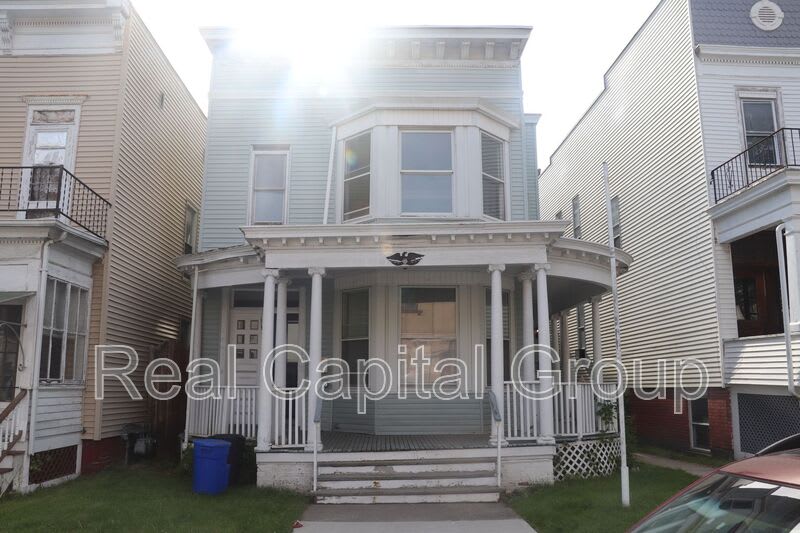 130 5th Ave – photo 1
