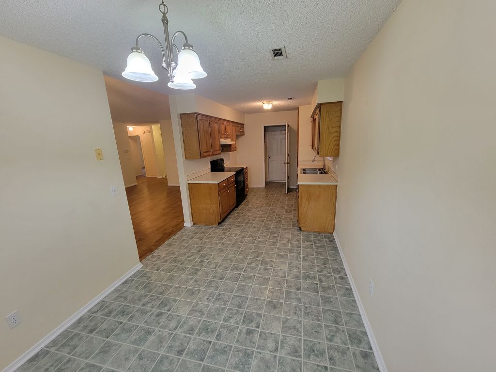 902 S Liberty Dr – photo 5