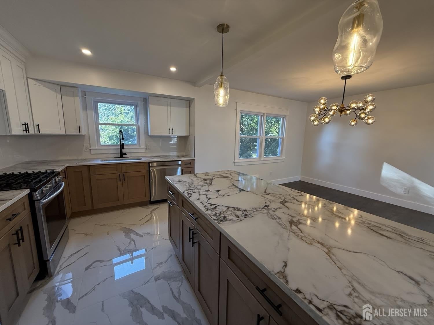 684 West Avenue – photo 3
