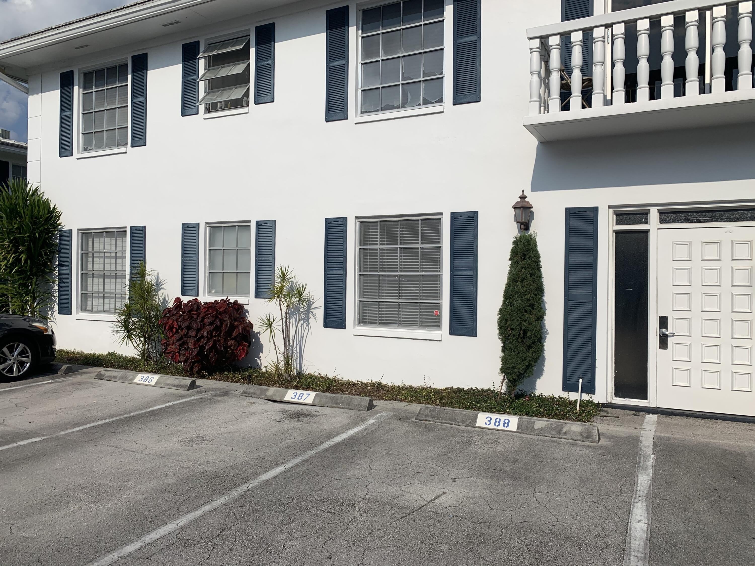 2251 NE 66th Street – photo 3