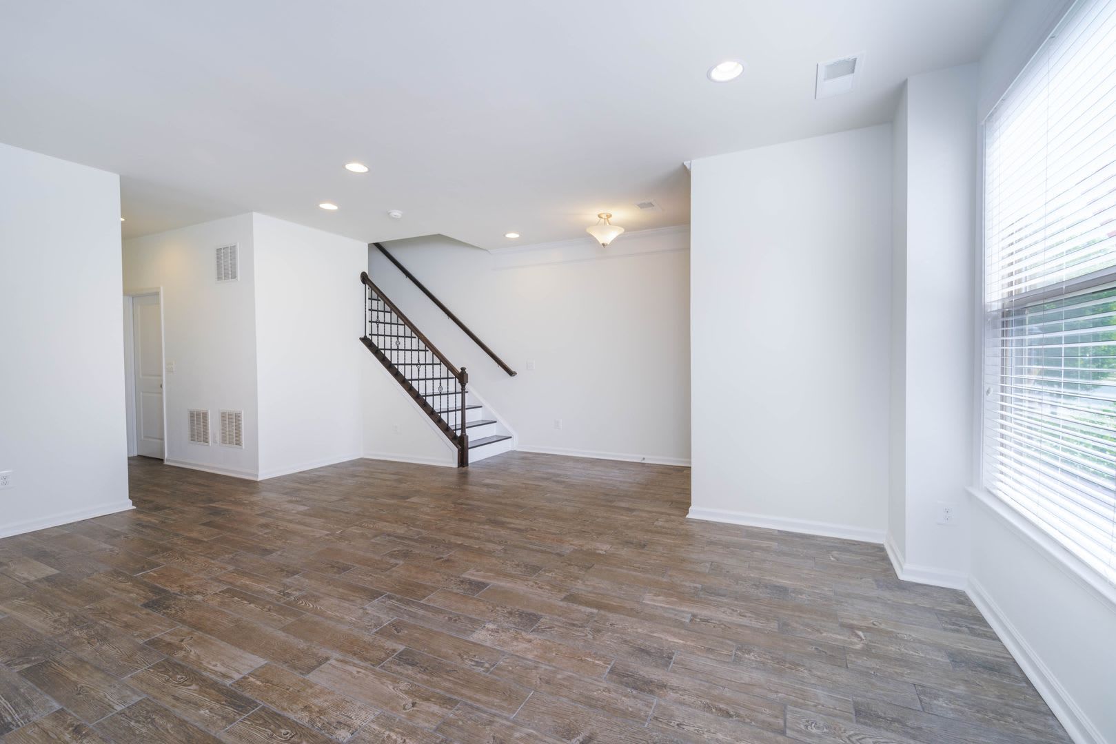 3 bedroom 3 bath townhouse in Brambleton – photo 5
