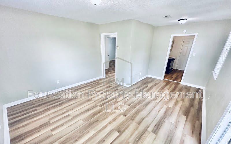 408 Jacklyn Avenue – photo 4