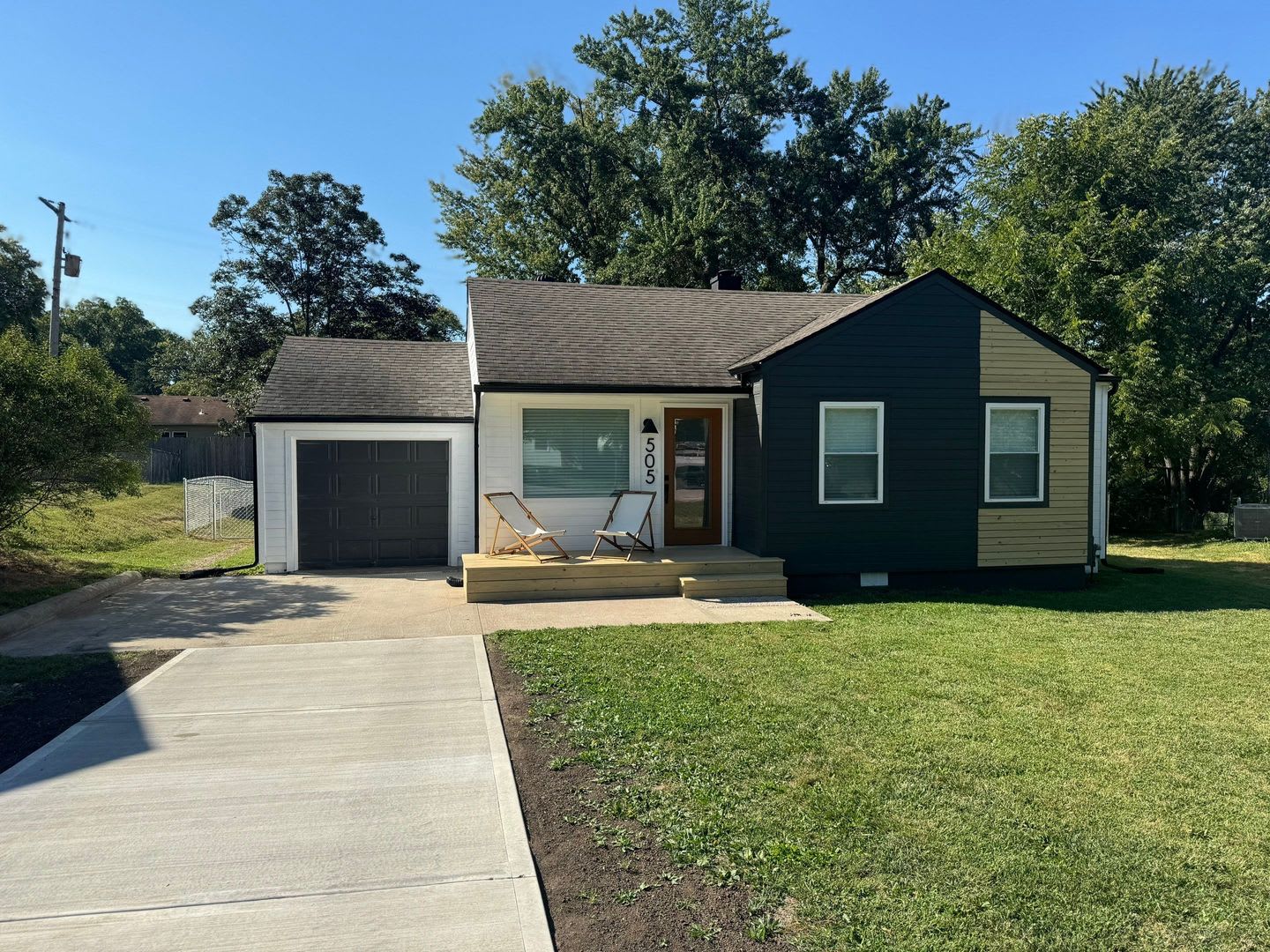 Completely remodeled home in Lee's Summit! – photo 1