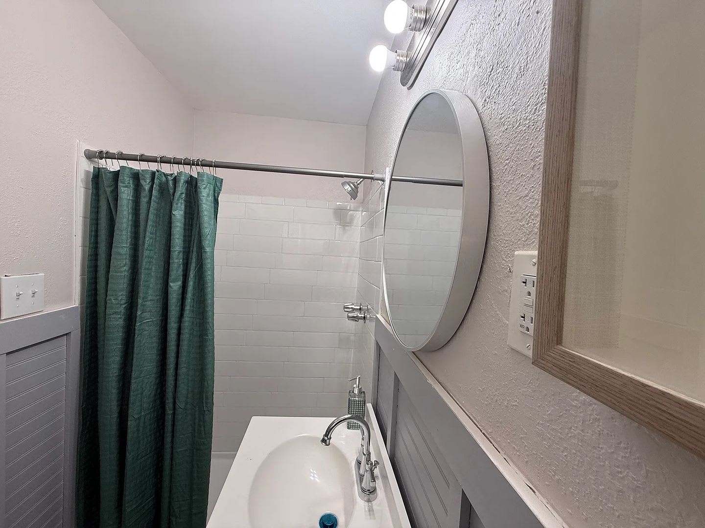 Room in 5 Bedroom Home in College Park – photo 3