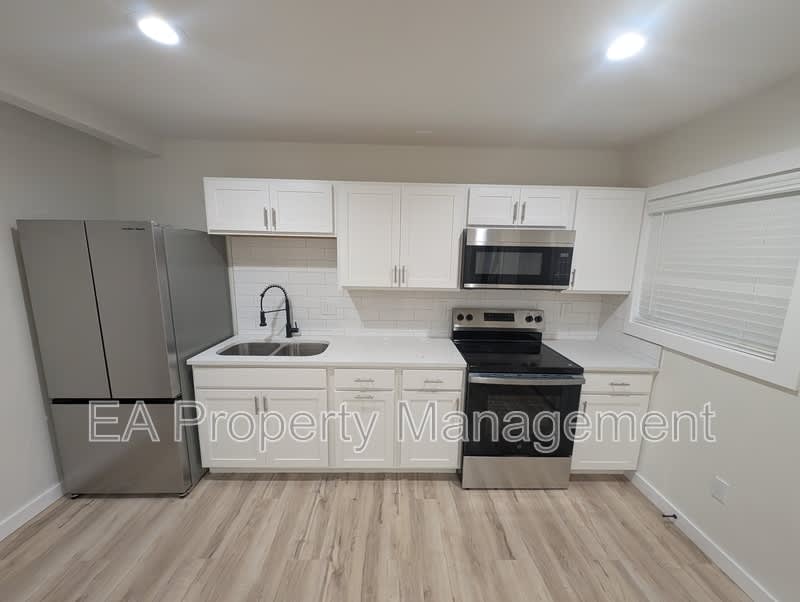 443 Trumbull Ave SE – photo 2