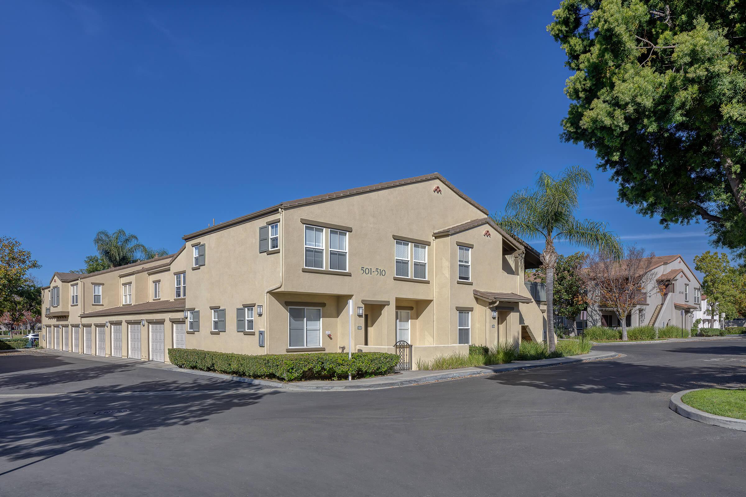 Laurel Canyon Apartment Homes – photo 4